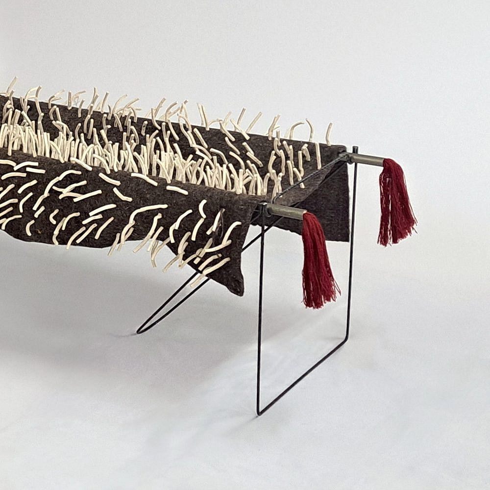 פרט מתוך העבודה "לא למנוחה". צילום: אבי אמסלם.