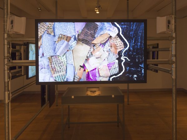 דניאל אלחסיד, מראה הצבה מתוך התערוכה במוזיאון אמסטרדם